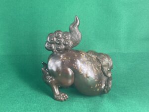 獅子香炉 後姿