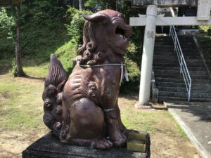 於奠神社　狛犬