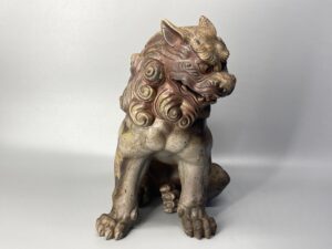 獅子置物　山本陶秀作