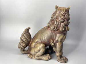 獅子置物　山本陶秀作