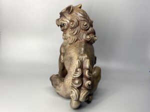 獅子置物　山本陶秀作