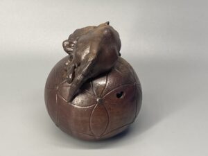 備前焼 優品（10）玉獅子香炉 | 興楽園
